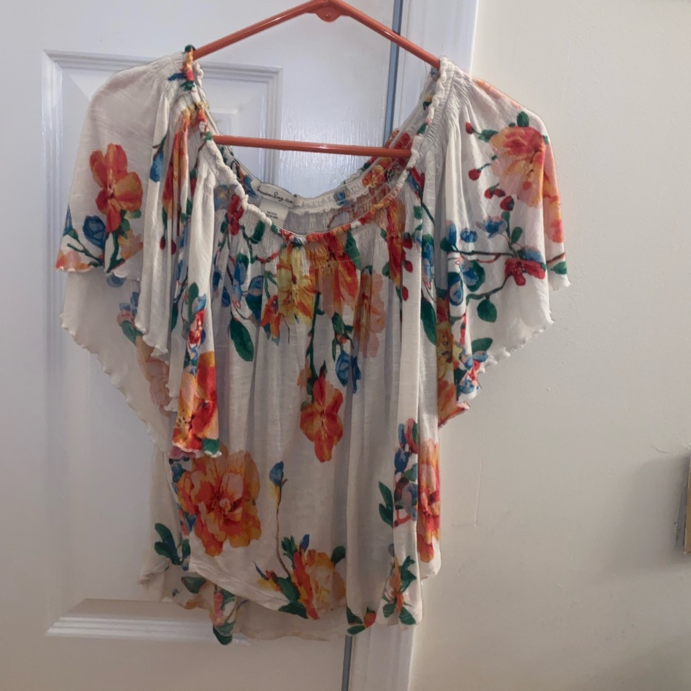Floral flowy short sleeve blouse